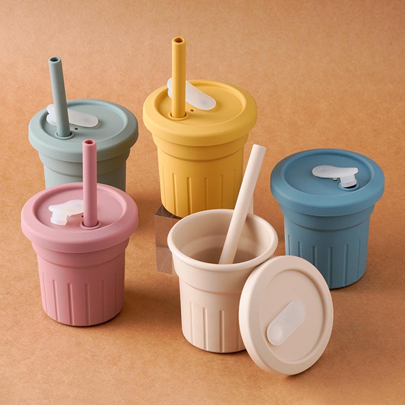 Silicone sippy cup for kids