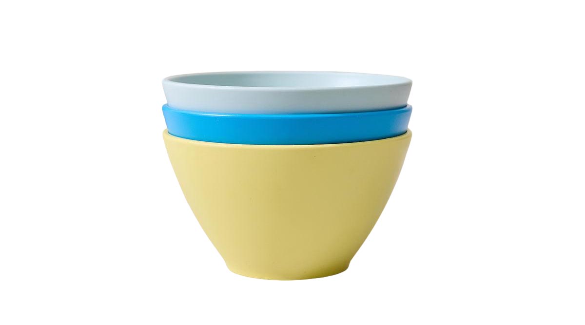 recycled plastic salad bowl in different colors