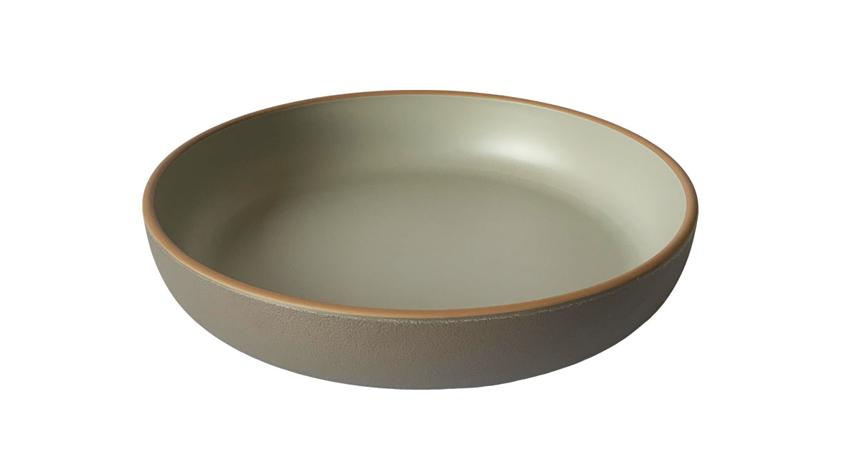 reusable plastic plates in double tones outside and inside