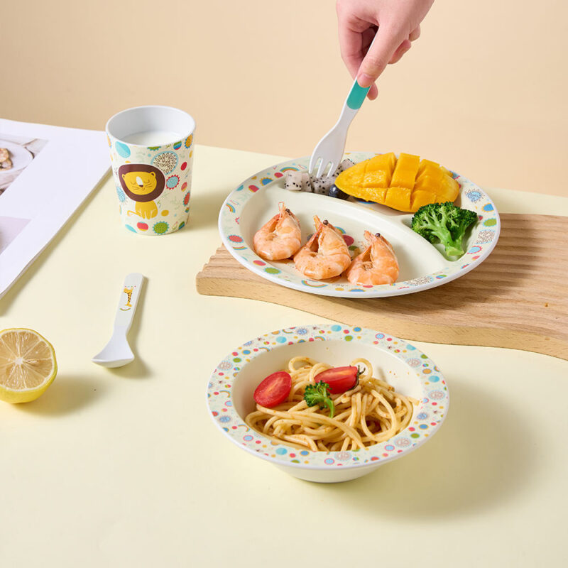 RPET-kids-dinner-set decorated with food inside
