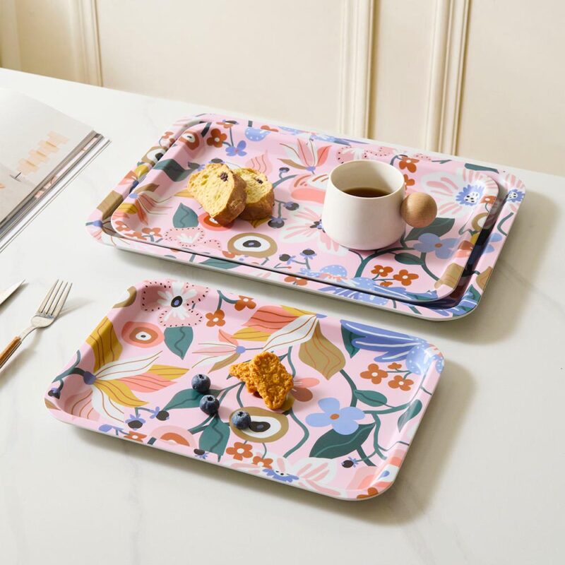 plastic serving trays in three different sizes