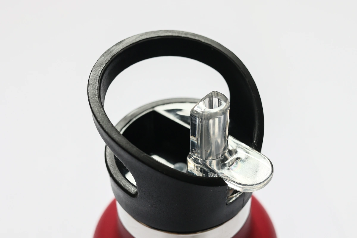 flip top cap design for insulated stainless steel bottle detail