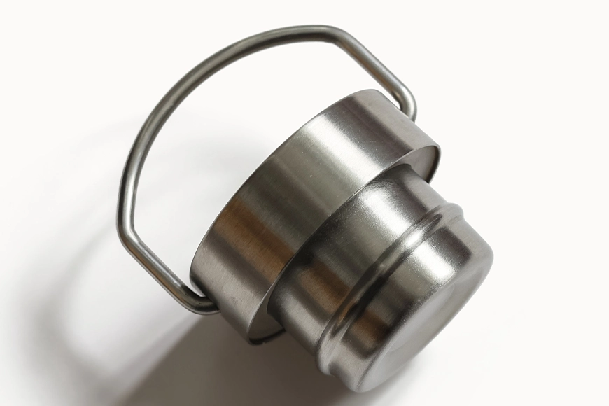 Stainless Steel Insulated Drink Bottle Metal Carry Loop Lid Detail